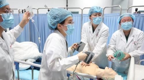 欧洲旅行商参访香格里拉 冀流量互通资源共享